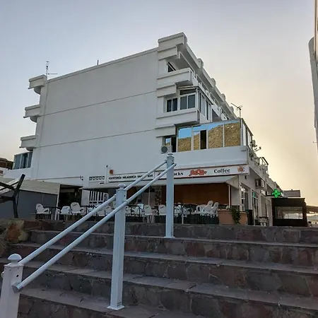 Concanas - Los Gigantes Centre Acantilado de los Gigantes