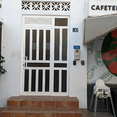 Concanas - Los Gigantes Centre * Acantilado de los Gigantes